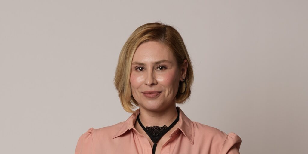 Emme White ensaia retorno à música com sucesso na Privacy