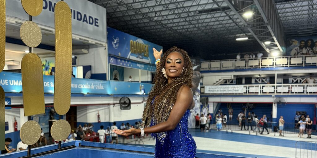 Lumena Aleluia visita ensaio da Beija-Flor durante preparação para o Carnaval 2026